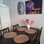 Center Belvarosi Kis Lakas, Csendes Udvarral Apartman *