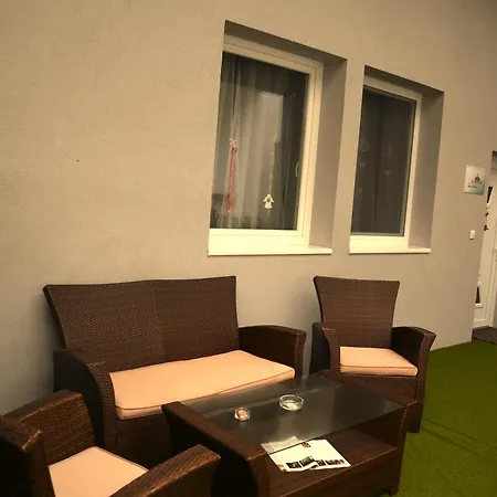 Apartman Center Belvarosi Kis Lakas, Csendes Udvarral Esztergom